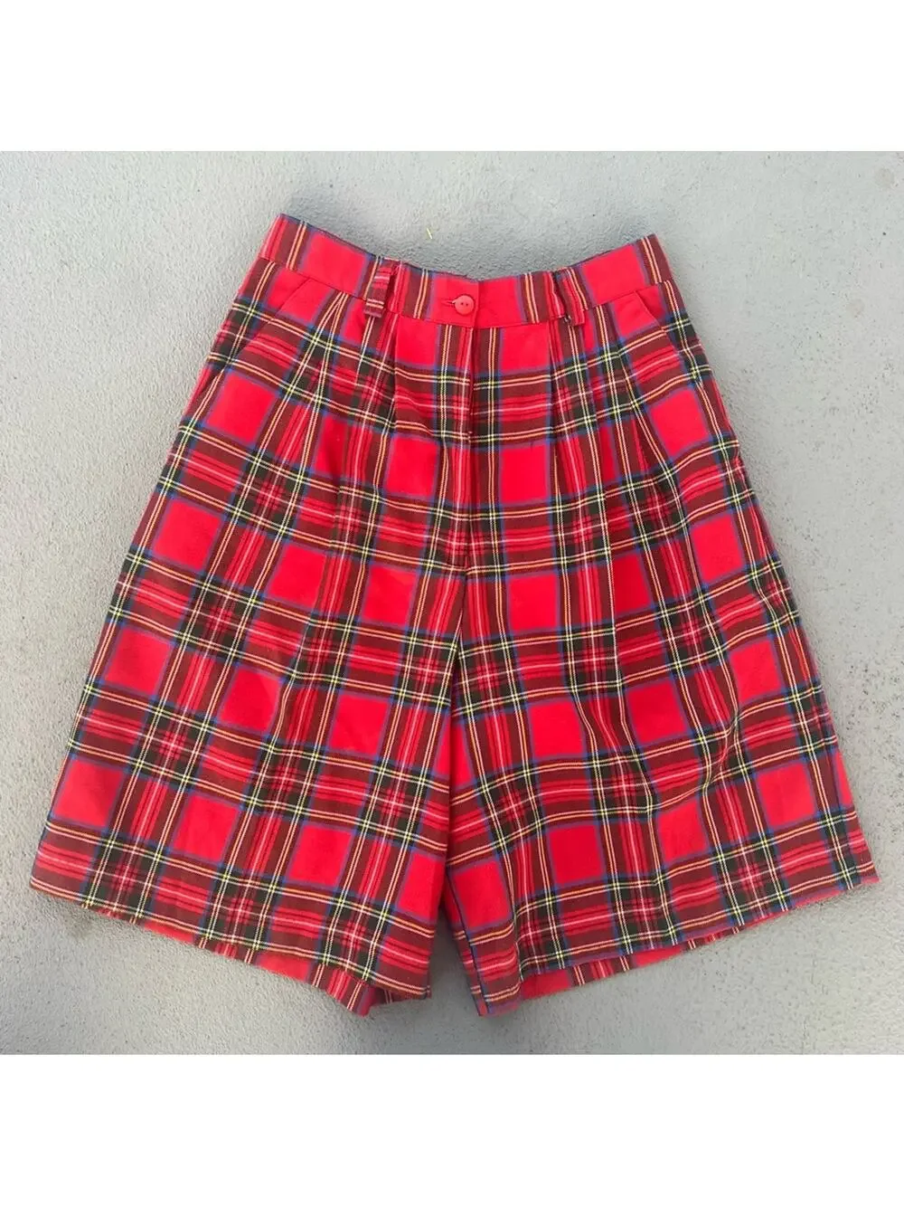 Vintage 90s Karen Scott Red Tartan Plaid Pleated High Waist Golf Mom Shorts 10